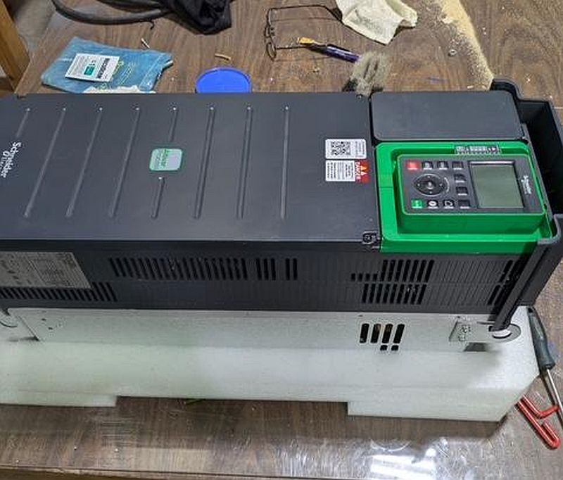 Variador de Frecuencia Schneider Altivar 930 de 60 hp