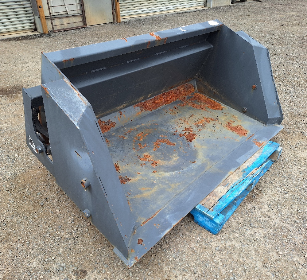 Wolverine 6ft Wide Skid Steer Bucket