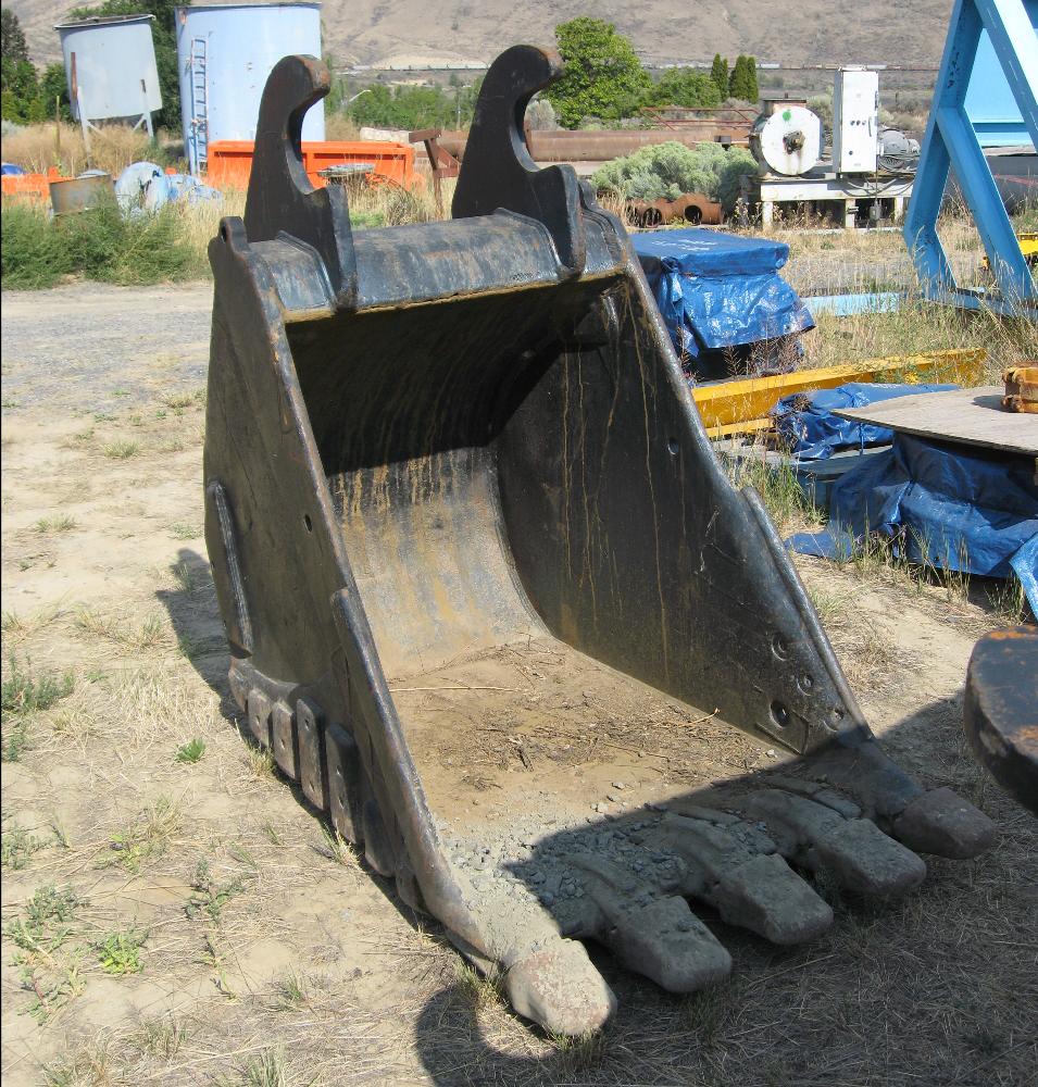 3ft Wide Digging Bucket