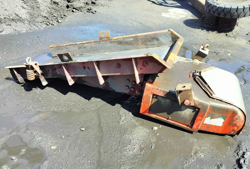 Syntron 29in Wide x 6ft Long Vibrating Pan Feeder