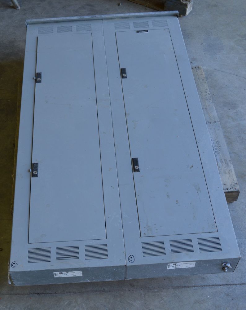 Cutler Hammer 400 Amp Distribution Panel