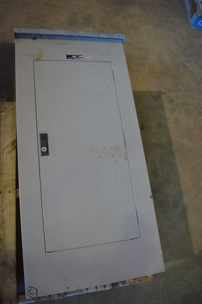 Panneau d'éclairage de distribution Cutler Hammer 225 A