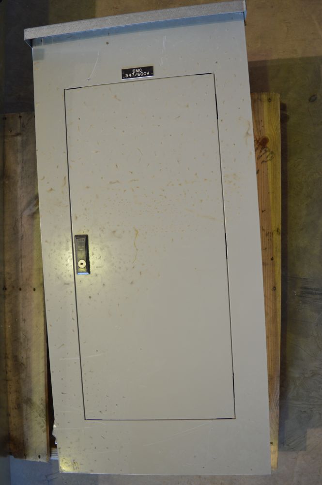 Panel de Distribución de Luz Cutler Hammer 225 amp