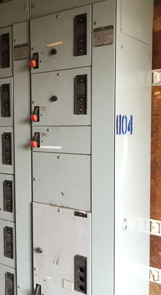 General Electric 600 Volt 8000 Line MCC Section