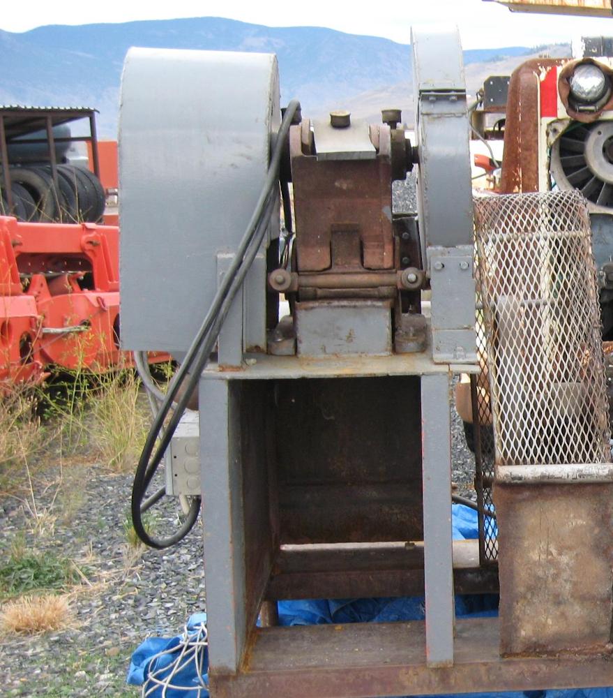 Samson No. 00 Lab Jaw Crusher
