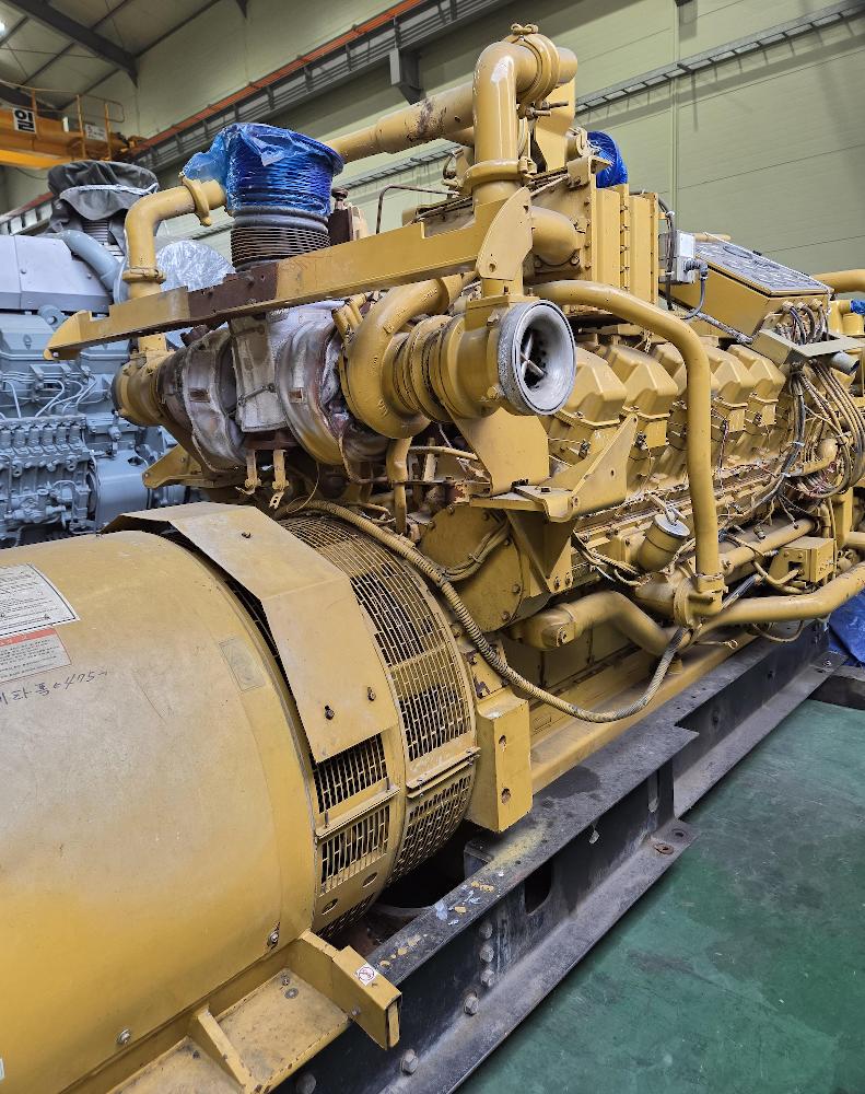 925kW CAT G3516 Natural Gas Generator