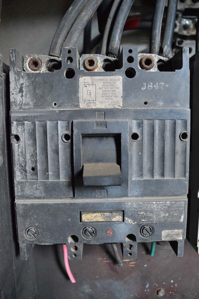 General Electric 600 Amp Breaker