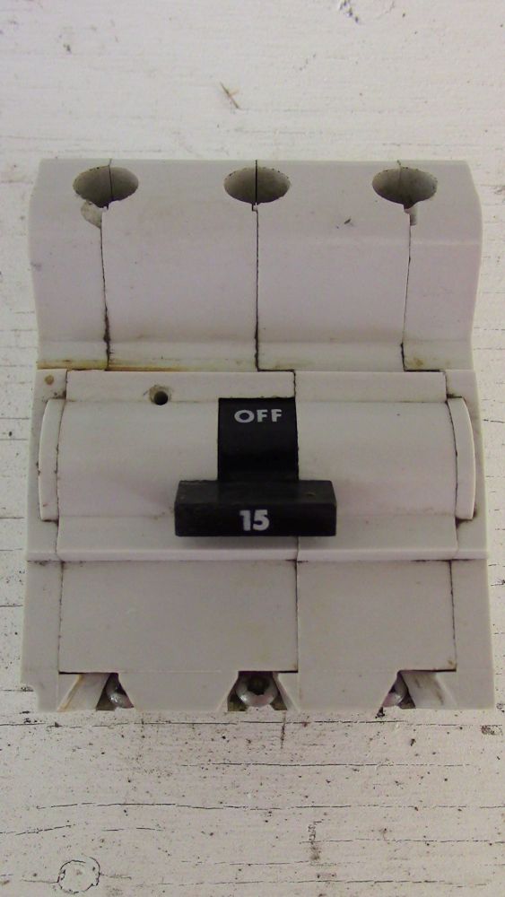 Federal Pioneer 3 Pole 15 Amp Bolt-on Breaker