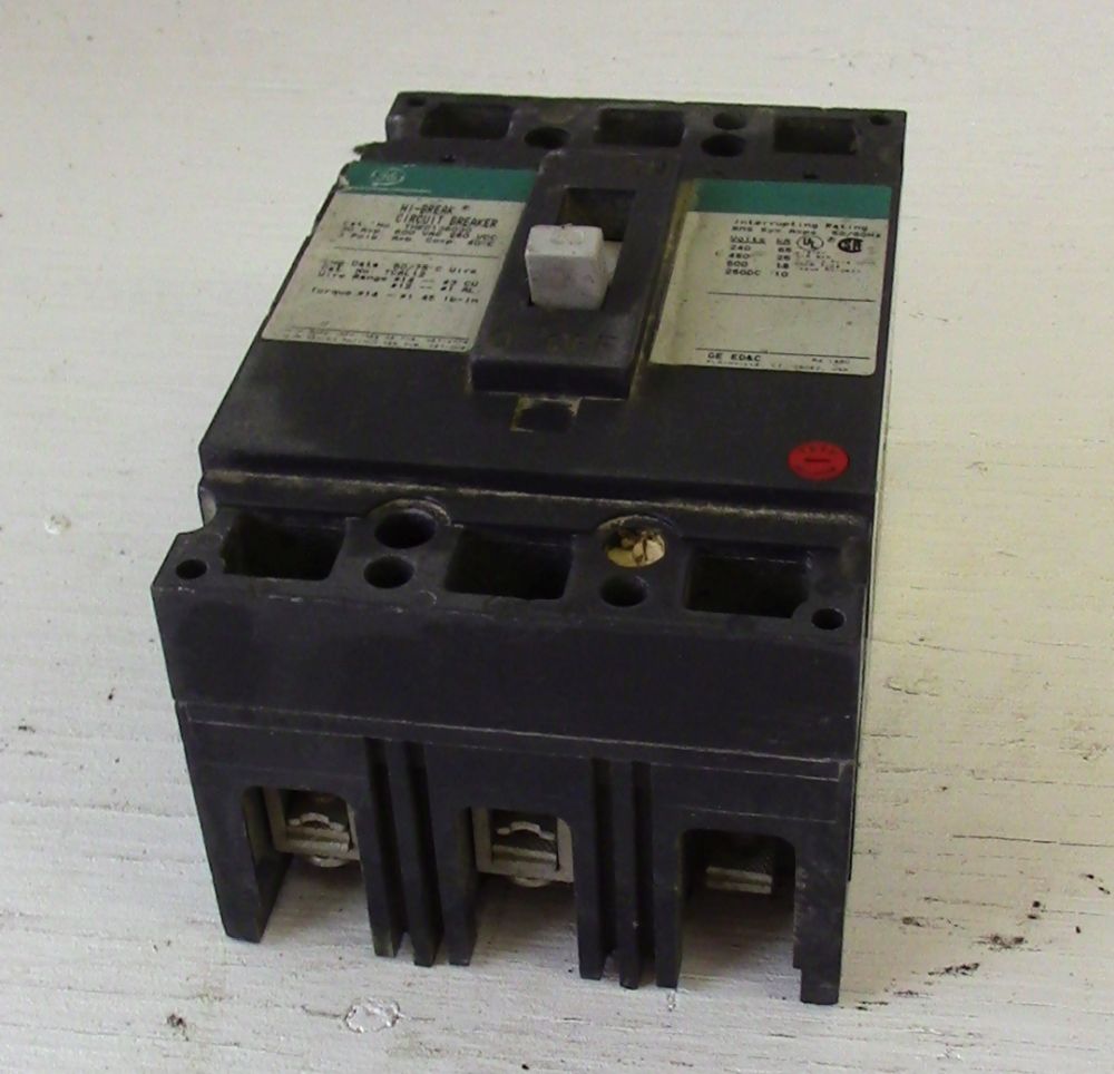 Interruptor General Electric de 3 polos 30 amp