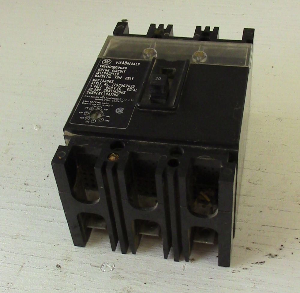 Interruptor Westinghouse de 3 Polos 30 amp