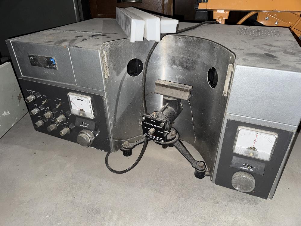 Perkin Elmer 303 Atomic Absorption Machine