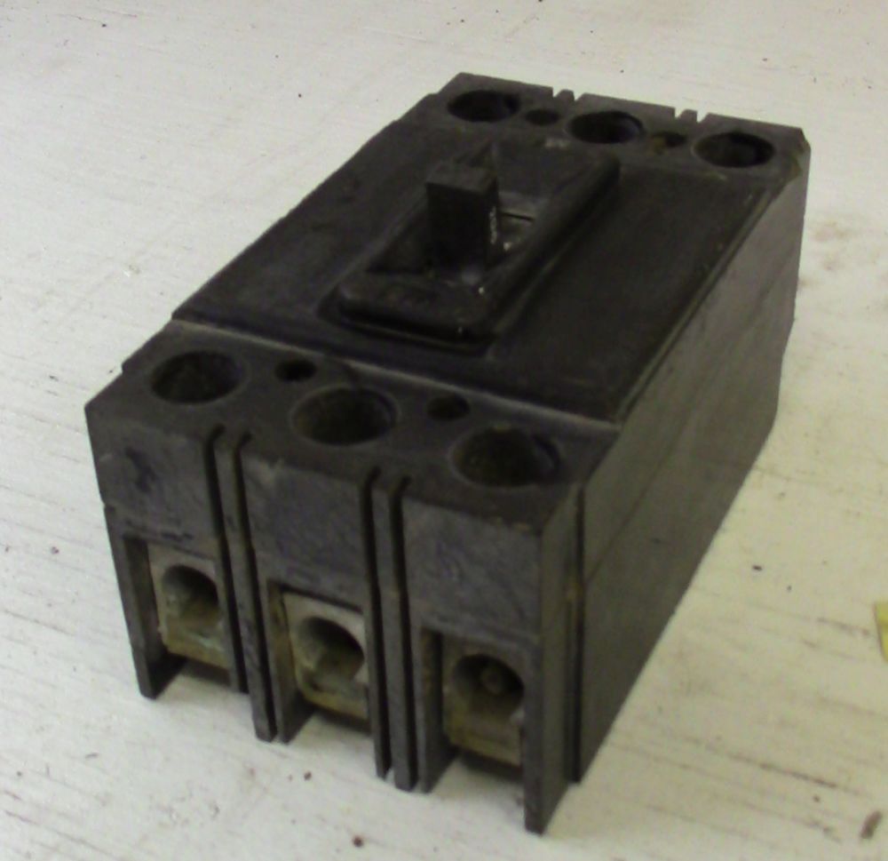 Federal Pioneer 3 Pole 200 Amp Breaker