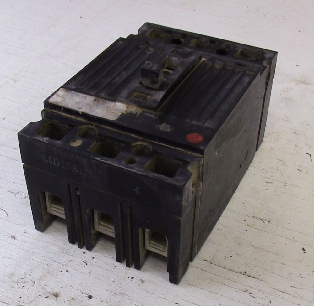 Interruptor General Electric de 3 Polos 125 Amp