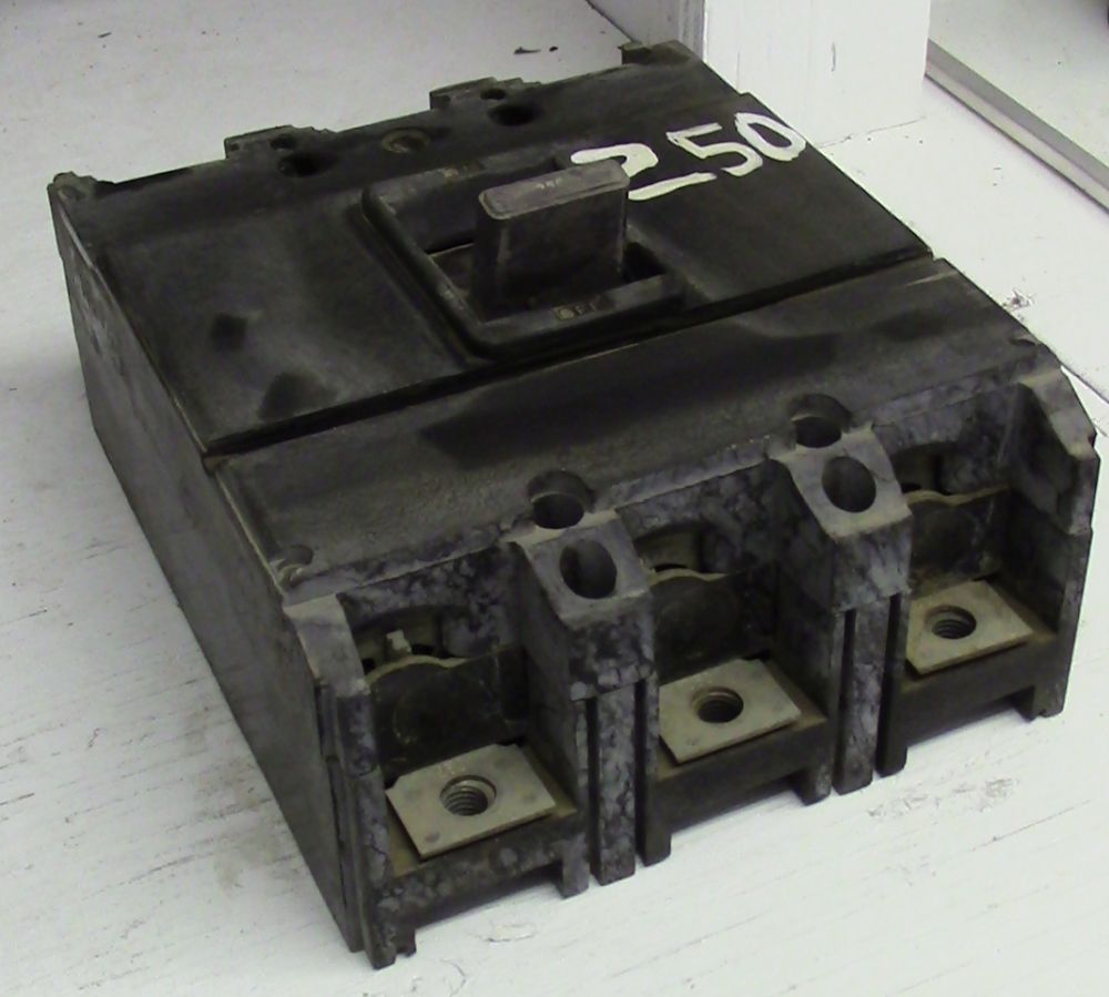 Interruptor Federal Pioneer de 3 Polos 250 Amp