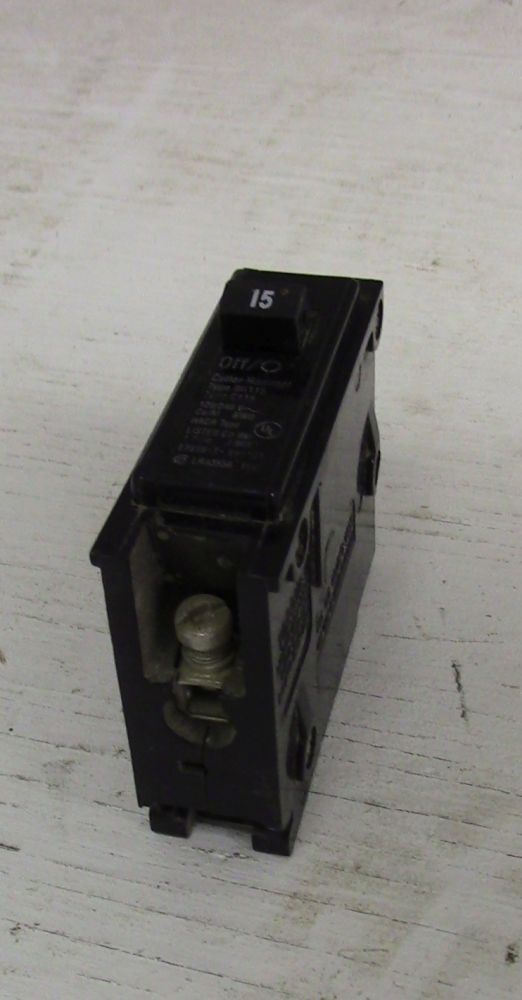 Cutler Hammer 1 Pole 15 Amp Push-in Breaker