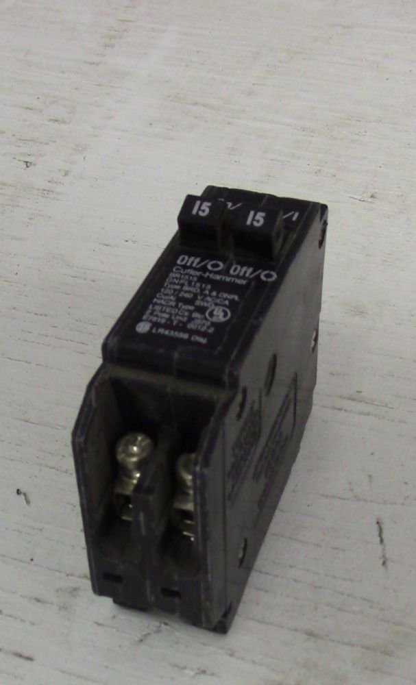 Cutler Hammer 1 Pole Tandem 15 Amp Push-in Breaker
