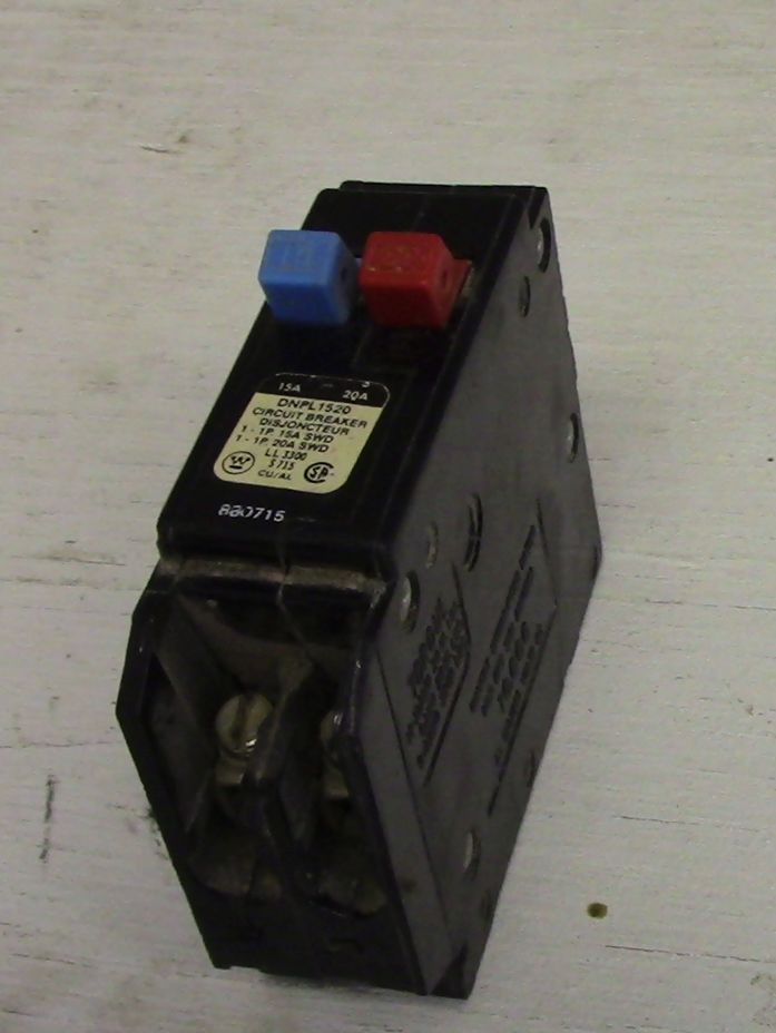 Cutler Hammer 1 Pole Tandem 15 Amp/20 Amp Push-in Breaker