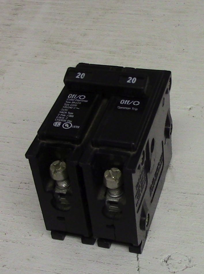 Interruptor de Empuje Cutler Hammer de 2 polos 20 amp