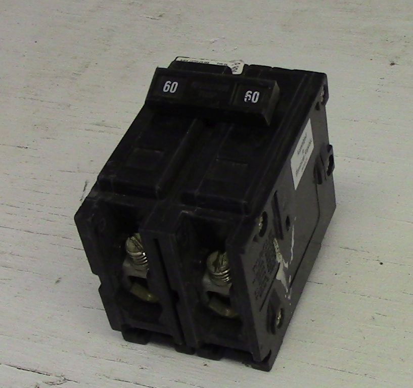 Disjoncteur boulonné Cutler Hammer, 2 pôles, 60 A