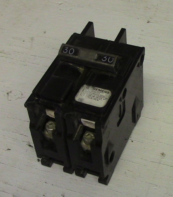 Interruptor Siemens de 2 polos 30 amp Tipo BQ