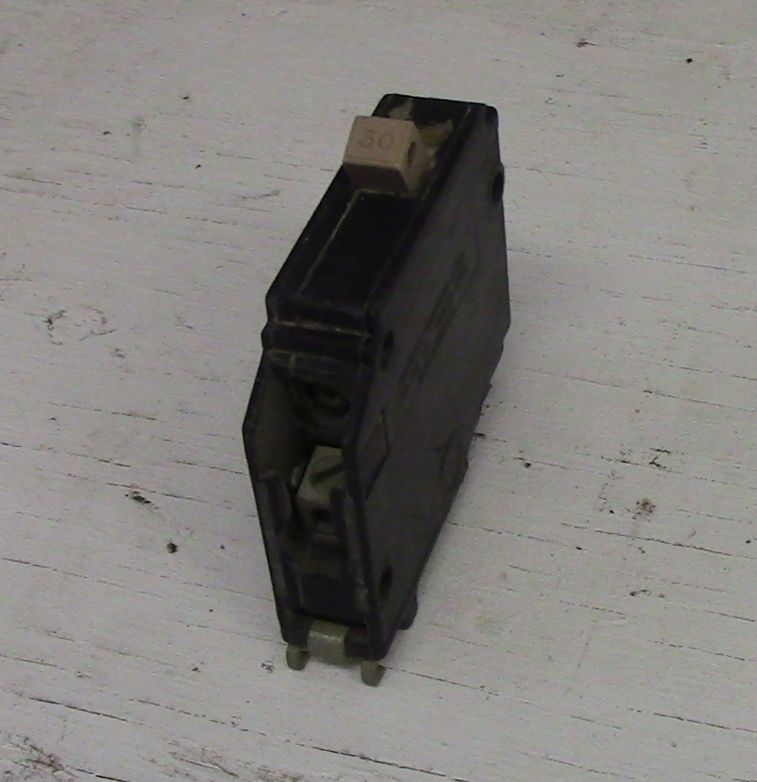 Disjoncteur enfichable Cutler Hammer, 1 pôle, 30 A, type CH