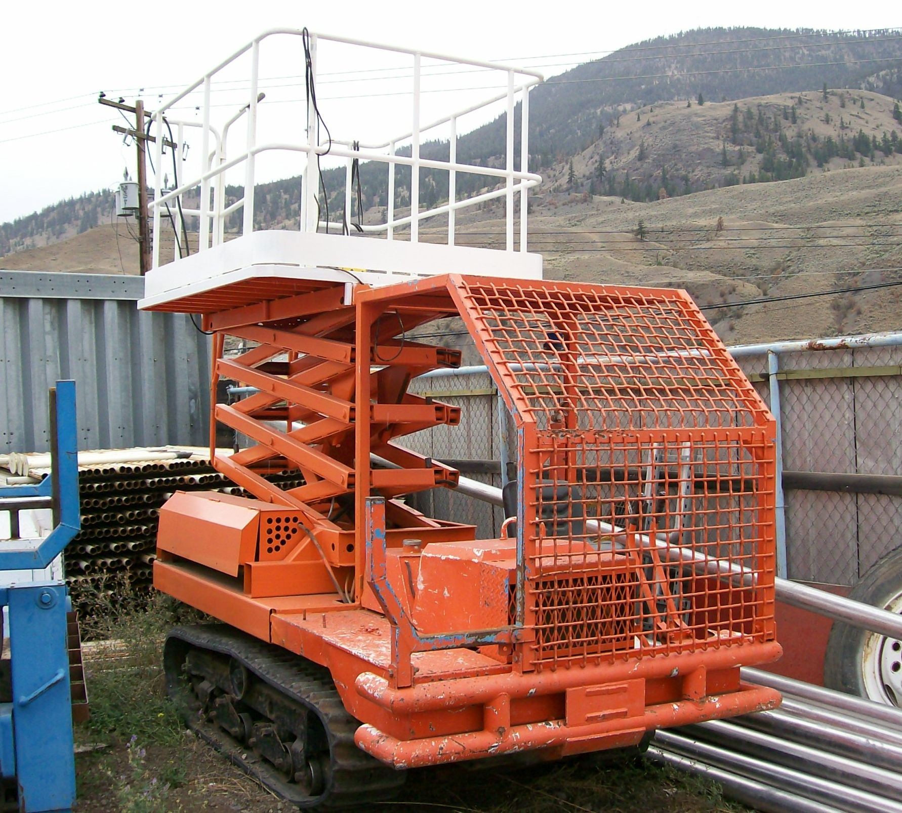 Yanmar C25 Scissor Lift
