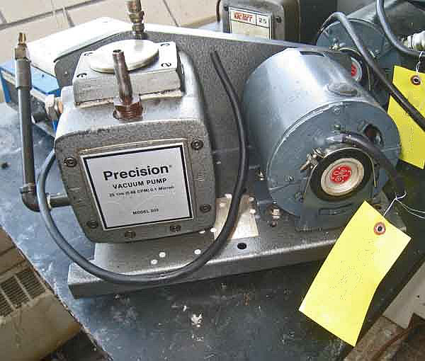 Precision Scientific Model 25 Vacuum Pump