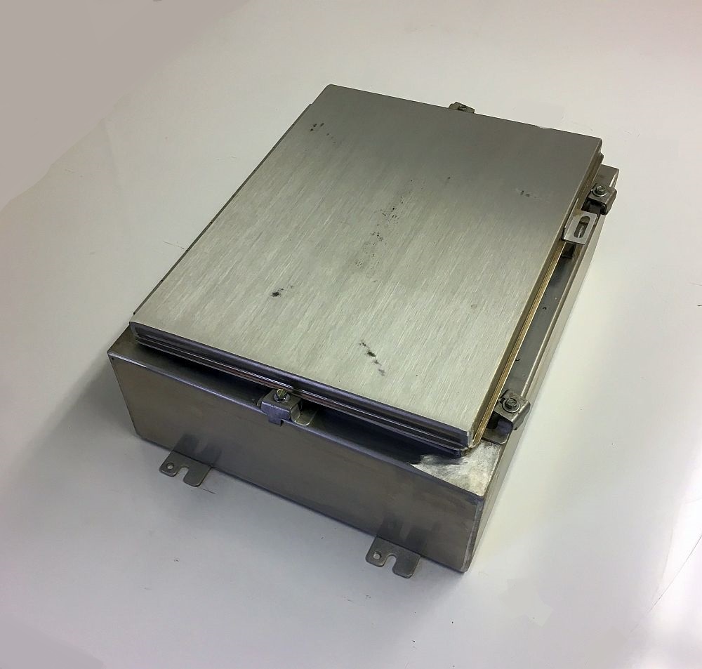 Caja de Conexiones a Prueba de Agua Hammond 20" x 16" x 6"