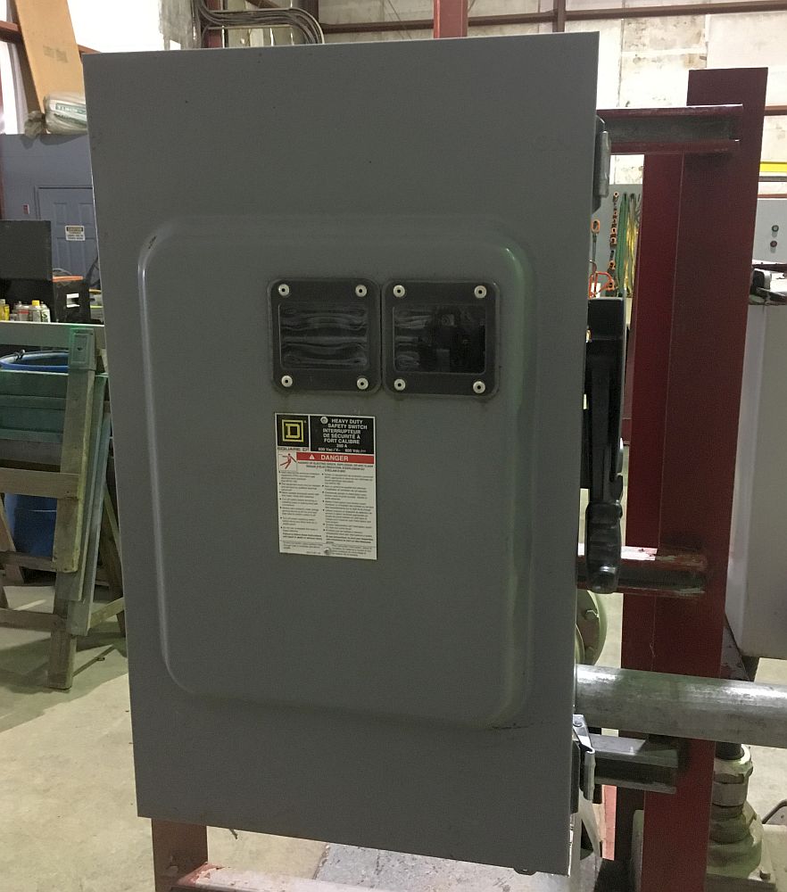 Square D 200 Amp Heavy Duty Safety Switch