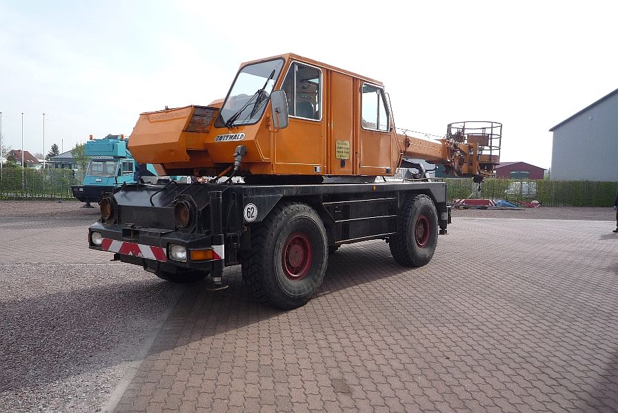 Gottwald AMK 31-21 Mobile Crane