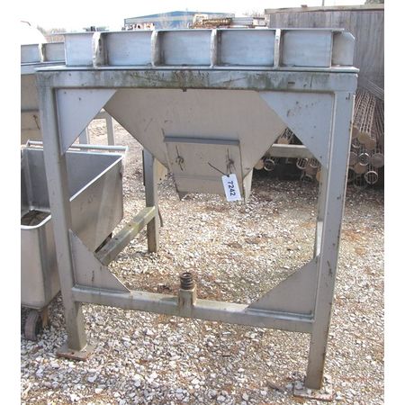 Stainless Steel 20 cu. ft. Syntron Hopper