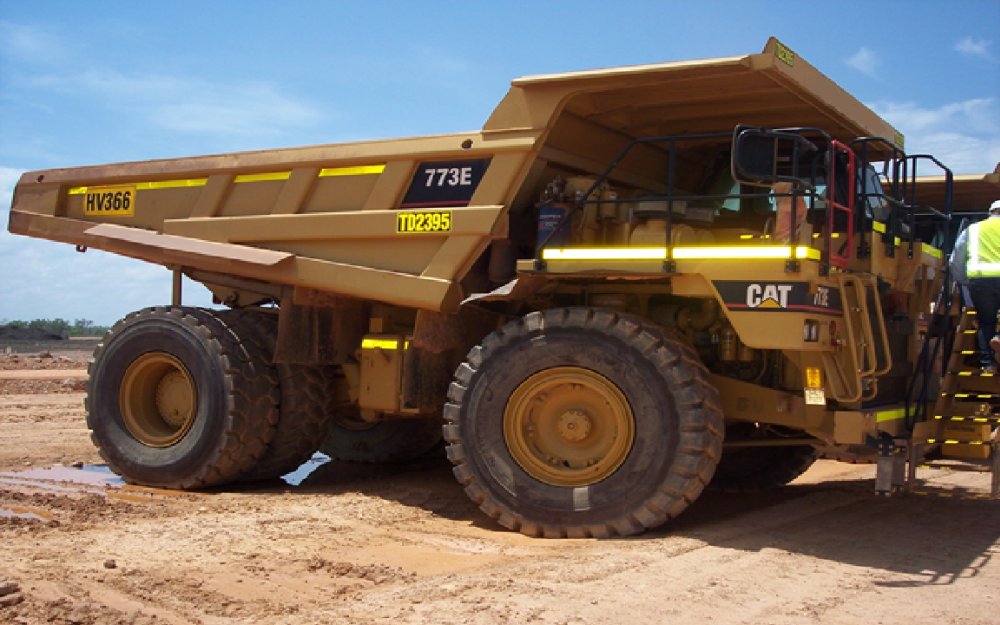 2005 CAT 773E Rock Trucks
