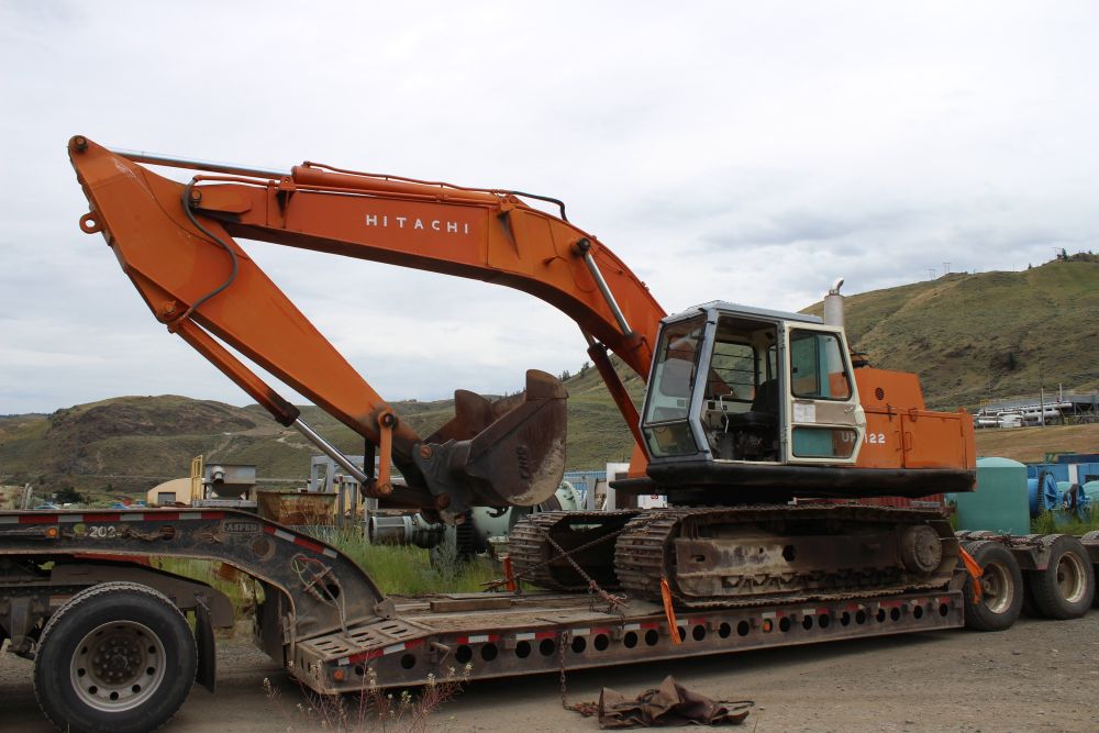 Hitachi UH-122 Excavator.