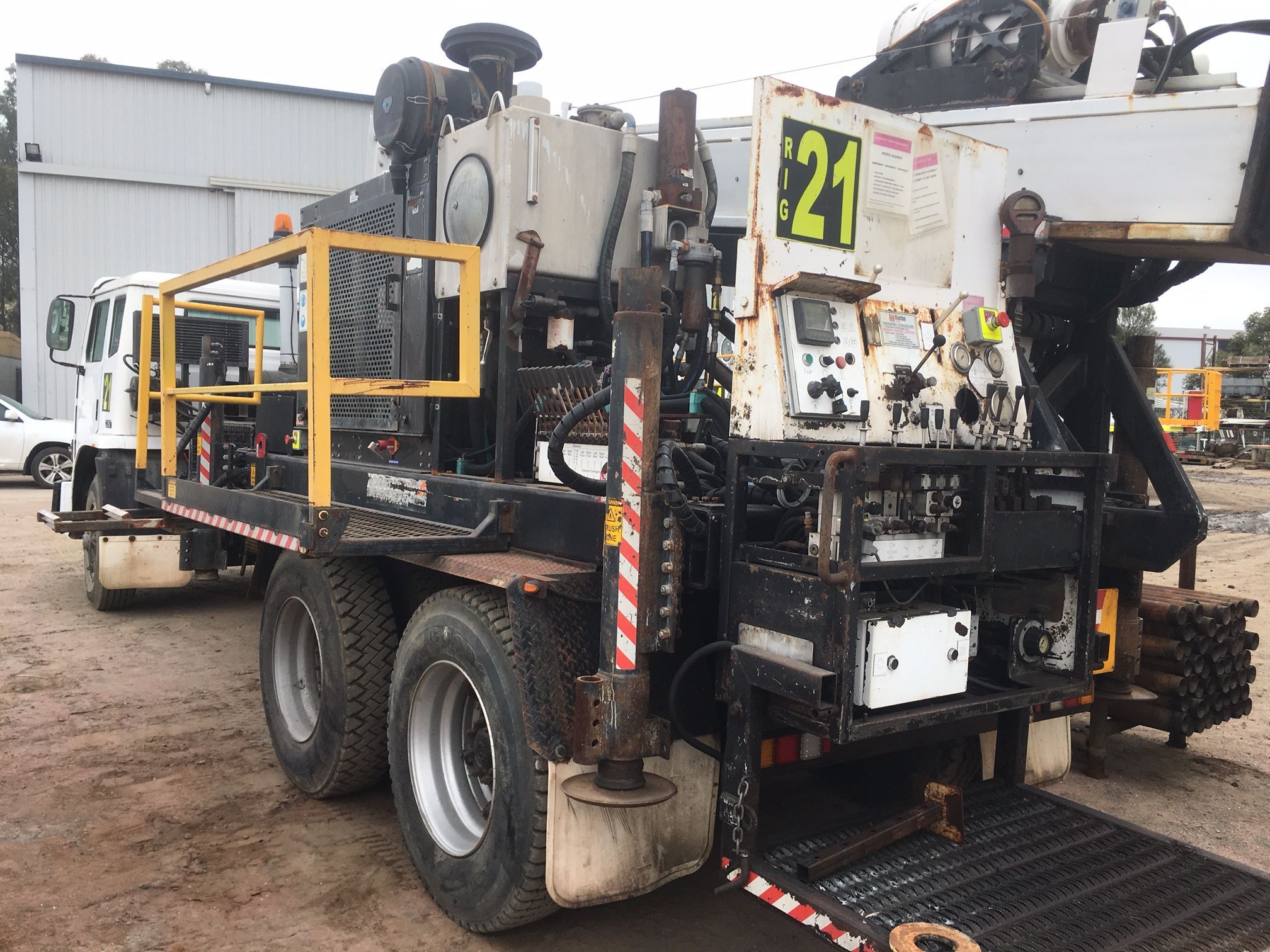 Carotteuse diamantée montée sur camion Boart Longyear LF90D