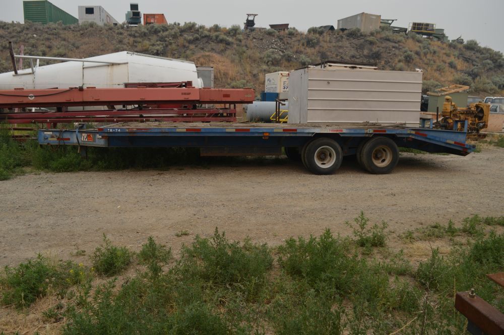 Big Tex 8.6 X 32 Flat Deck Trailer With Beaver