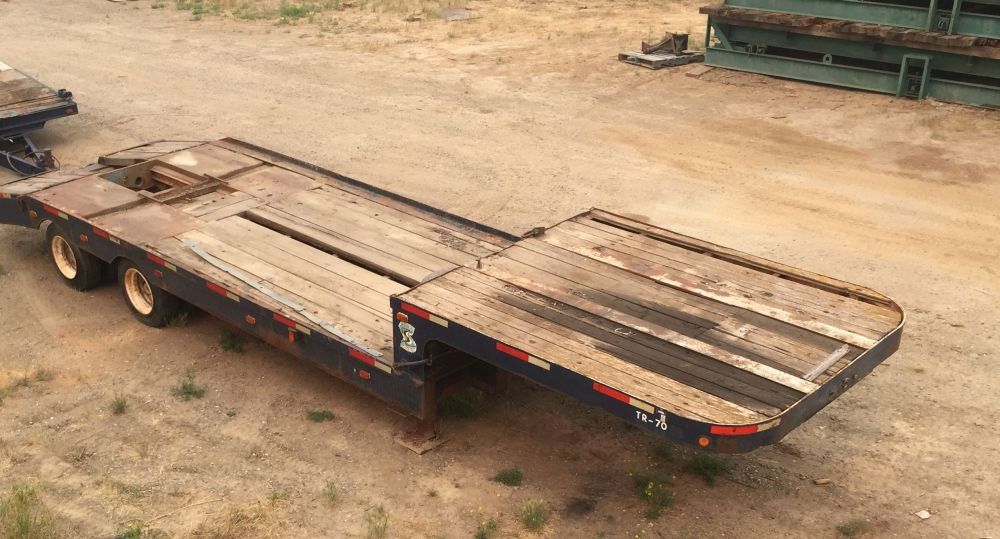 8.6 ft wide X 33.6 ft long Step Deck Trailer With Beaver Tail