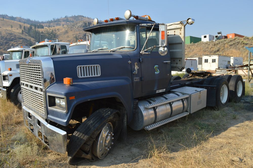 1986 Ford LTL 9000 Truck