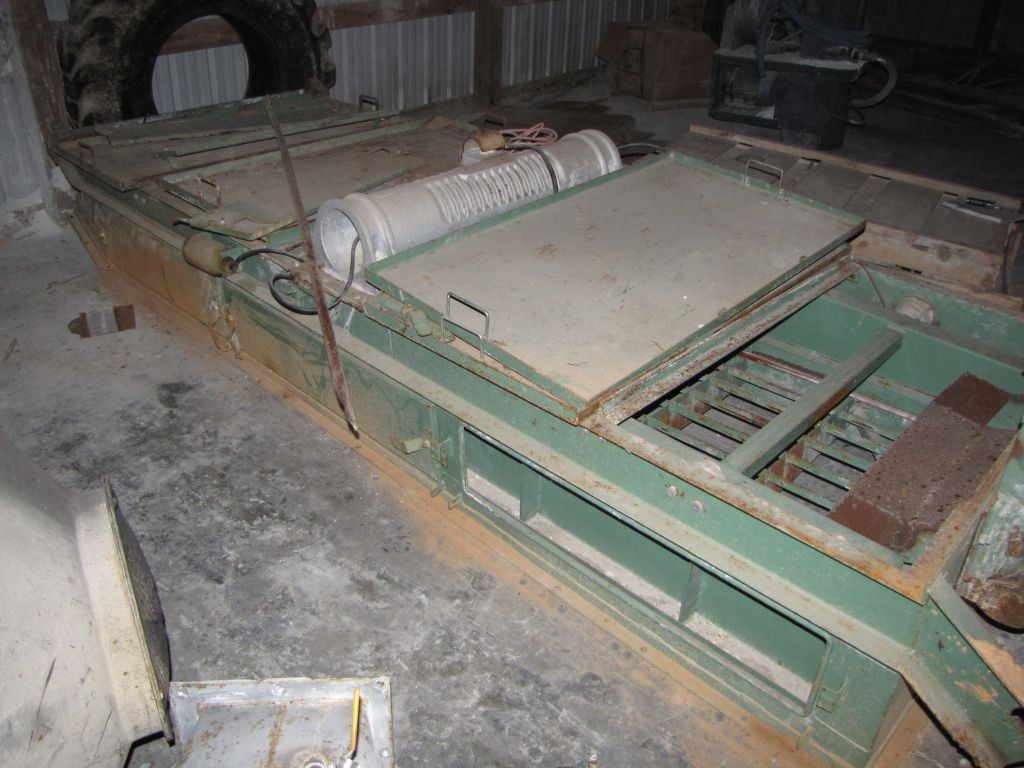 Derrick 36 in. x 12 ft. Vibratory Screen