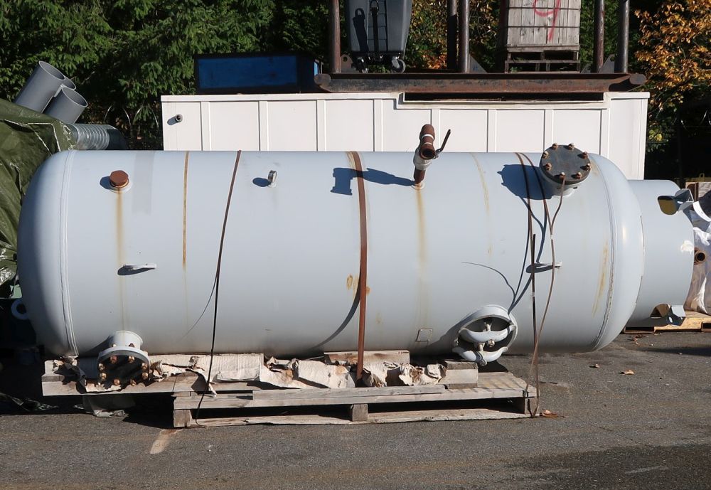 1060 Gallon Vertical Air Receiver Tank