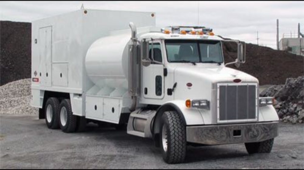 2006 Peterbilt Lube/Fuel Truck
