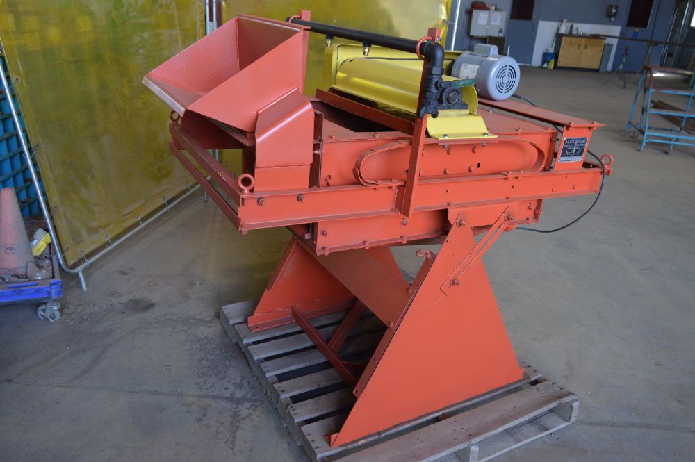 Nordberg Universal  24 inch x 48 inch Vibrating Screen