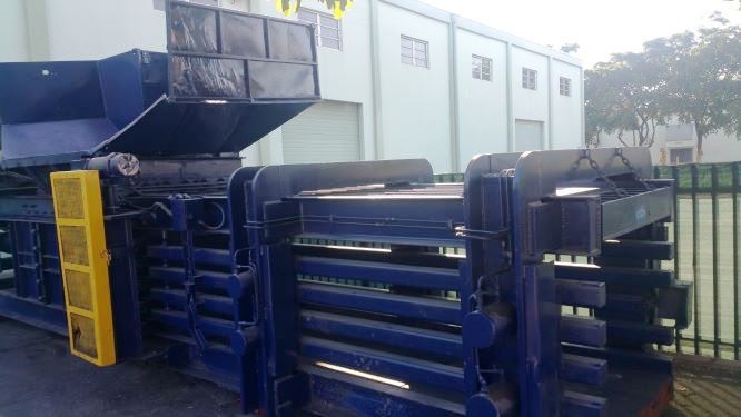 2004 Max Pak Auto Tie Baler