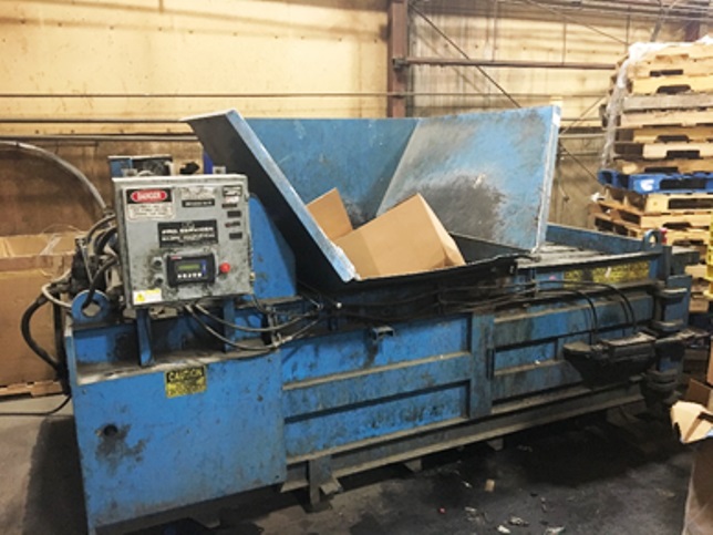 Summit F66-4 Closed Door Baler