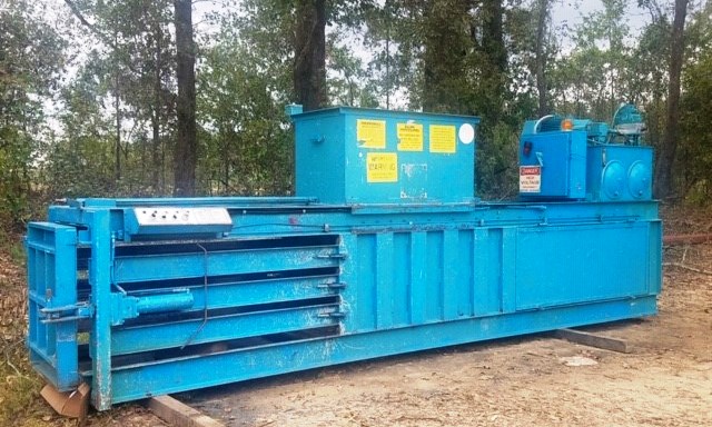 International Closed Door Baler