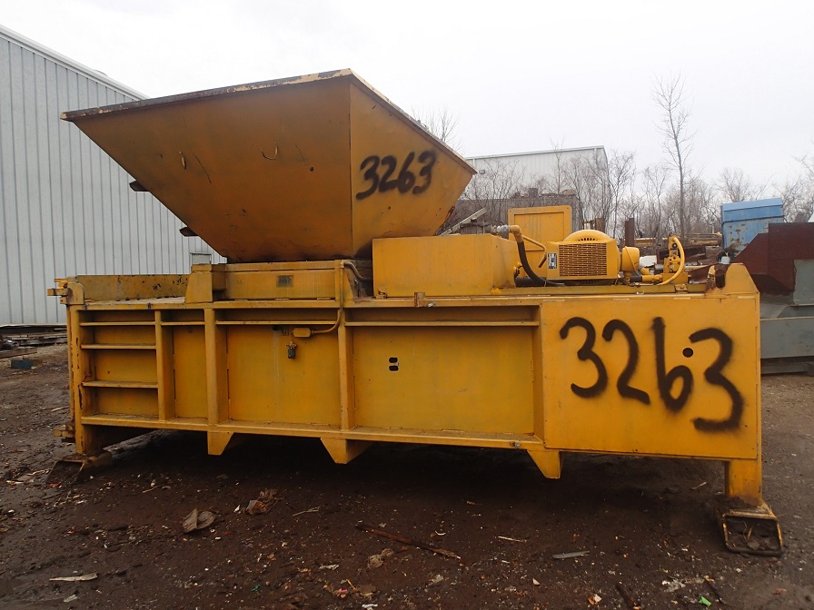 Manual-Tie Closed-Door Baler
