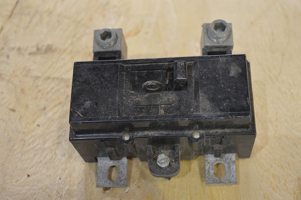 Square D 2 Pole 200 Amp Main Breakers