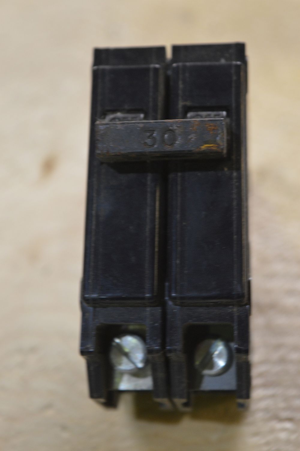 Disjoncteur CEB 2 pôles 30 A