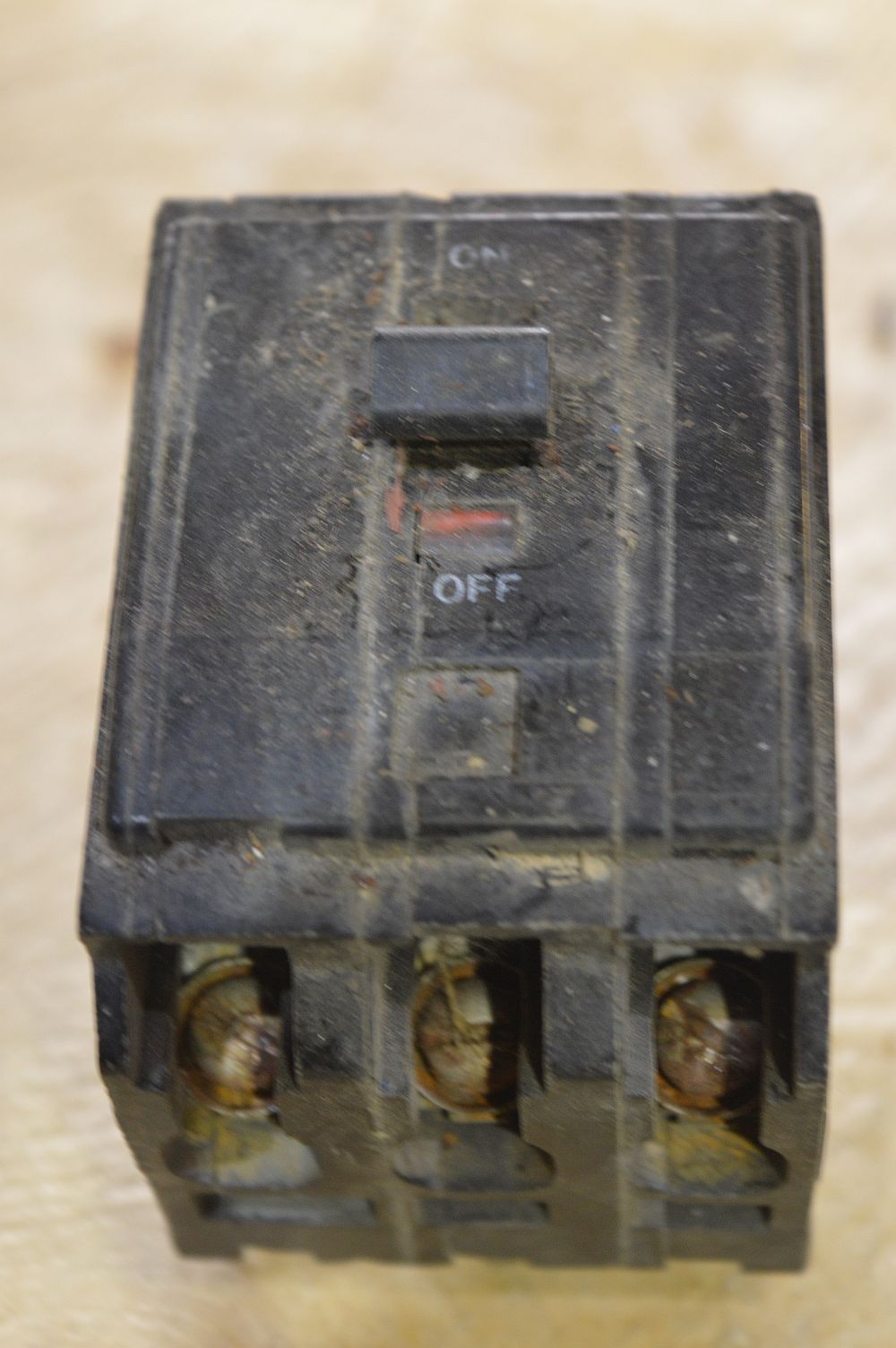 Interruptor Square D de 3 polos 30 amp