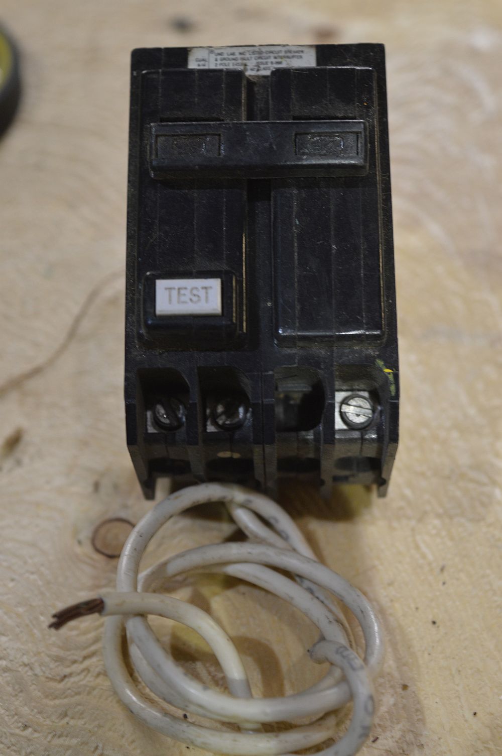 Interruptor de Falla a Tierra ITE de 2 polos 15 amp