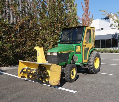 John Deere 4400 Tractor w/ Snowblower
